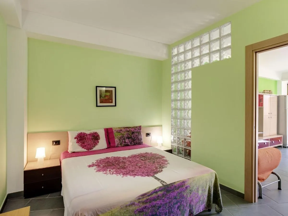 Belvilla By Oyo Flat Near The Sea With Patio Reitani Apartament