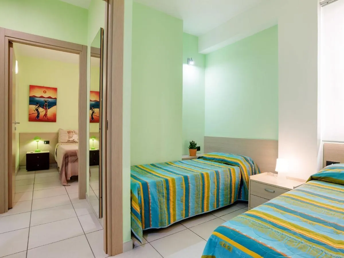Apartament Belvilla By Oyo Flat Near The Sea With Patio Reitani Włochy